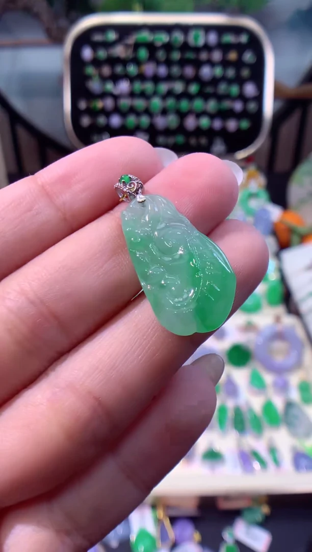【闪购商品】翡翠颈饰18K金镶嵌缅甸天然A货翡翠