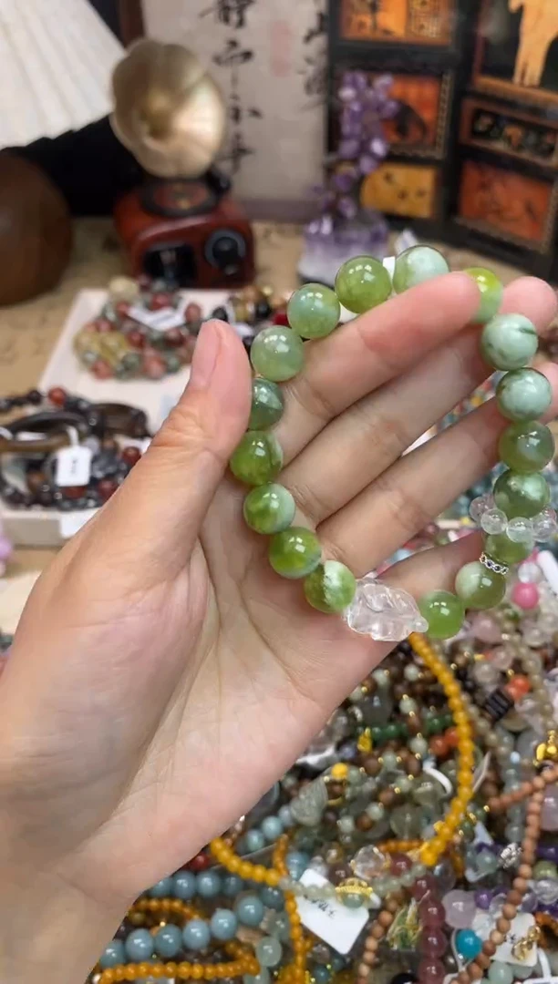 未镶嵌岫玉手饰194