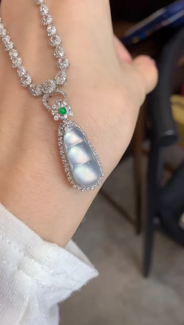 吊坠(不含链)18K金镶嵌翡翠A70