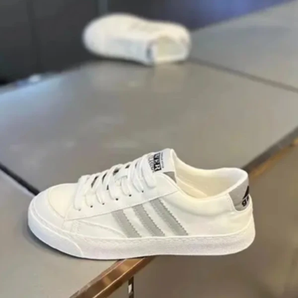 轻质小布鞋2025夏季新款男鞋低帮三道杠板鞋百搭透气小白鞋休闲鞋