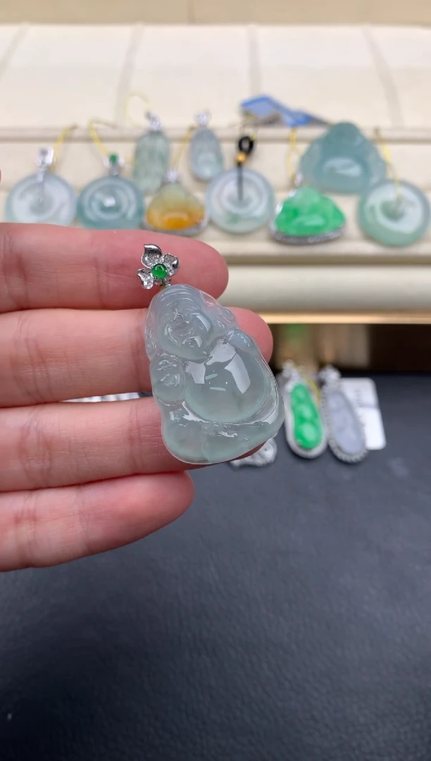 翡翠18K金镶嵌颈饰A557