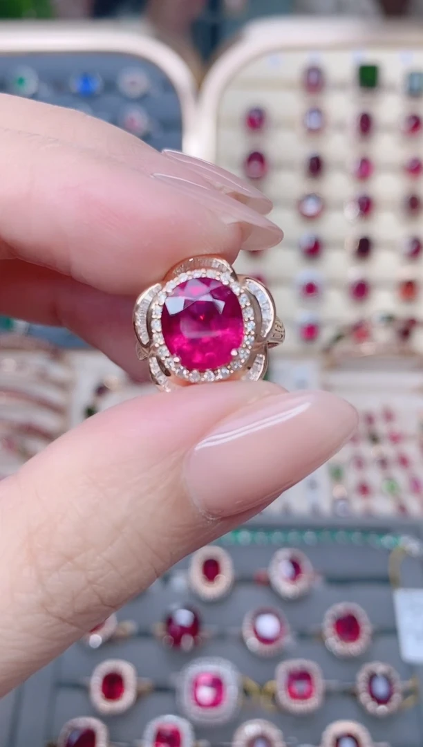 18K金镶嵌碧玺戒指碧玺3.46CT