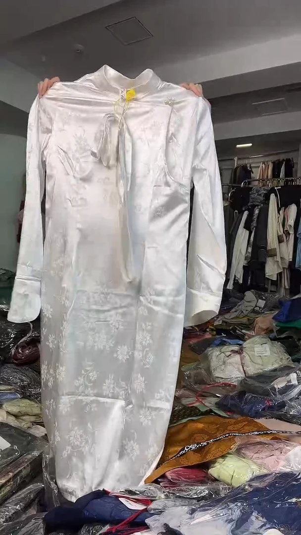 袍子       S码         95斤