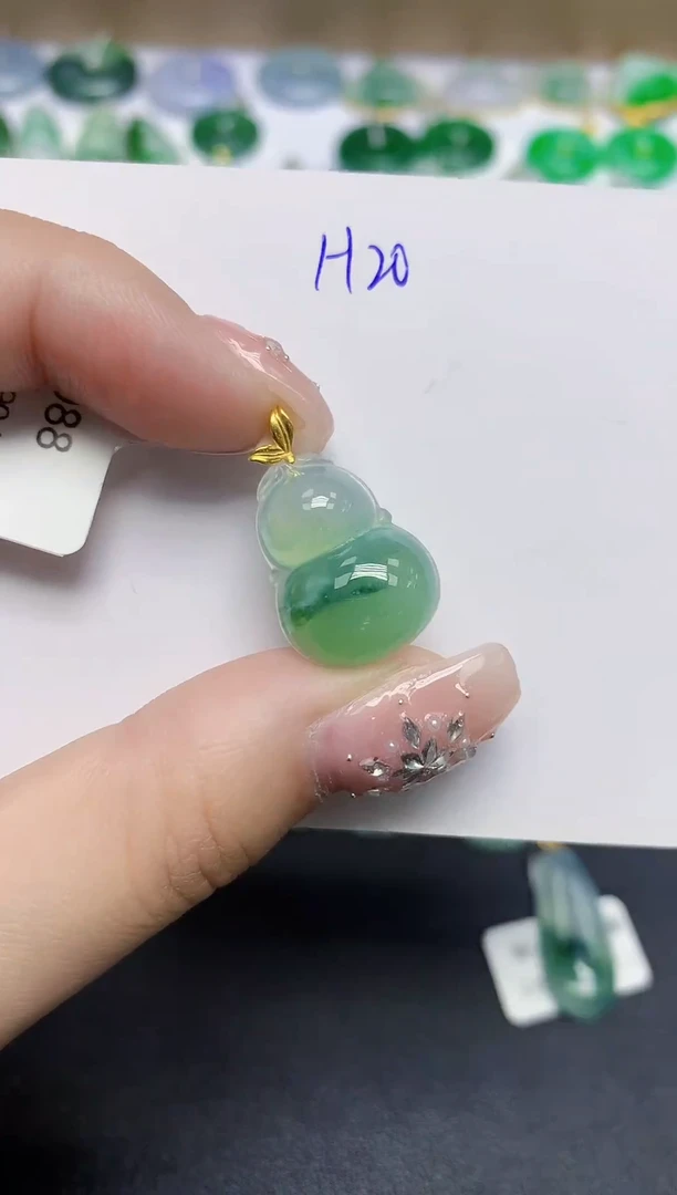 颈饰18K金镶嵌翡翠天然缅甸翡翠A货翡翠百元以上9元证书费自理