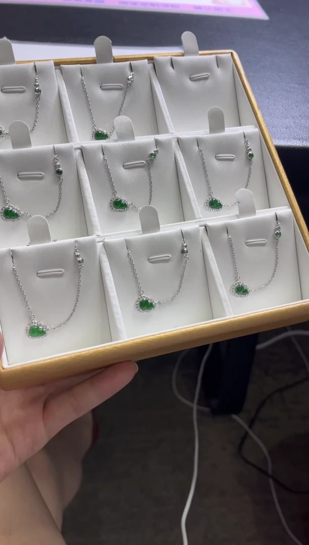 翡翠未镶嵌颈饰A108 /多样性发一件/