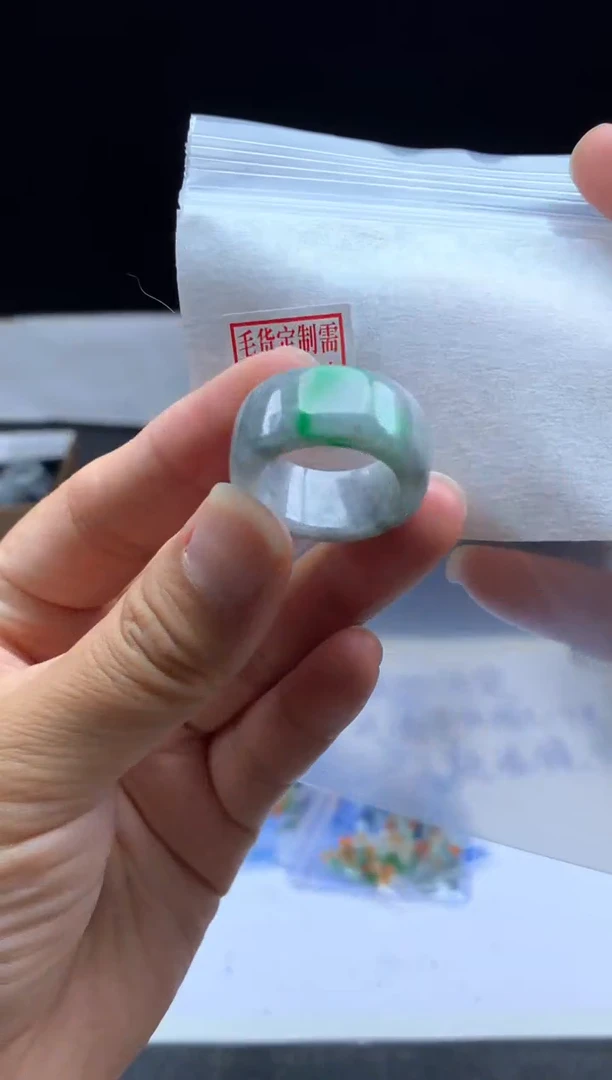 未镶嵌定制翡翠毛货需精细抛光戒圈 18#