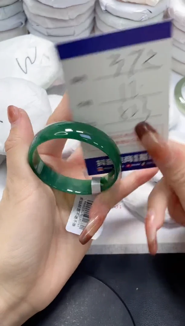 未镶嵌手镯玛瑙/玉髓372