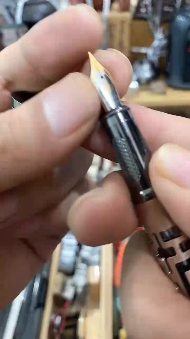 瓷片闪购商品  如图所示