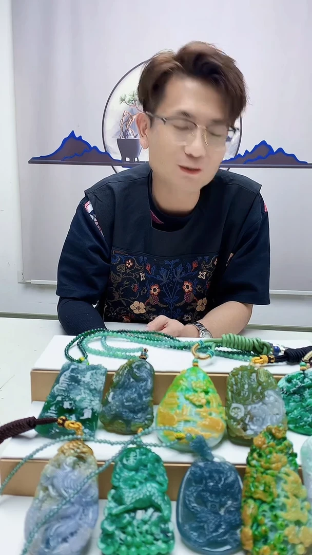 定制翡翠未镶嵌北**佳5159zm-毛货挂件