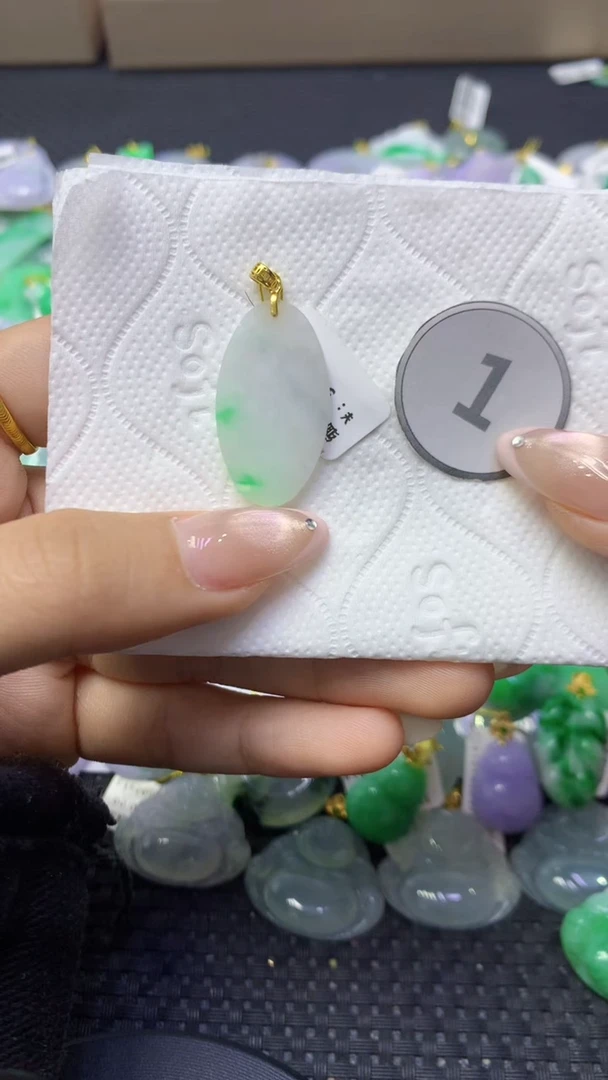 颈饰未镶嵌翡翠天然缅甸翡翠A货