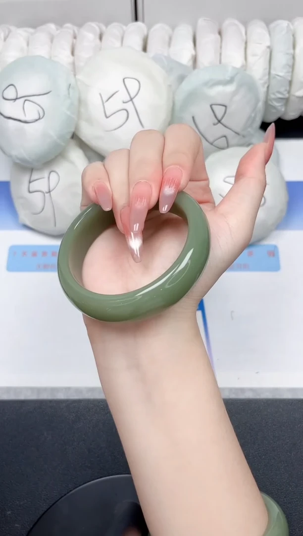 未镶嵌手镯石英质玉21-57.1