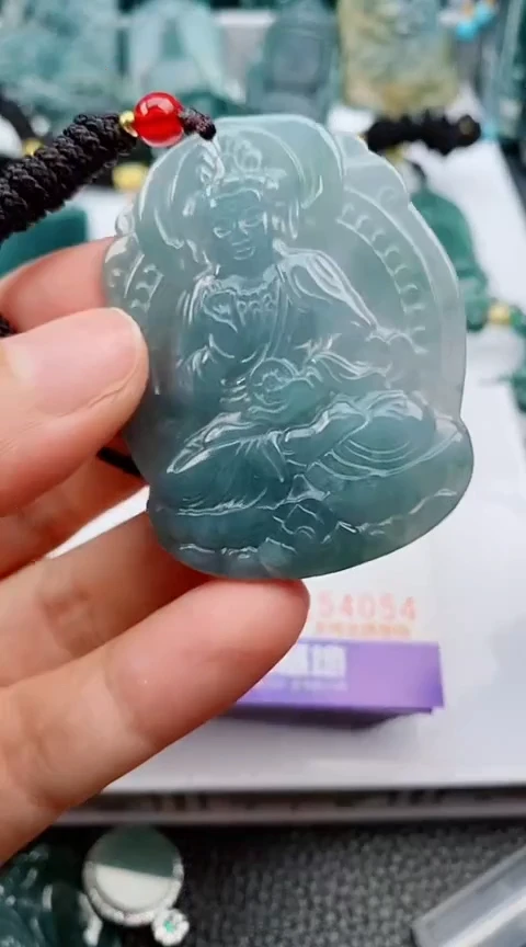 翡翠未镶嵌颈饰