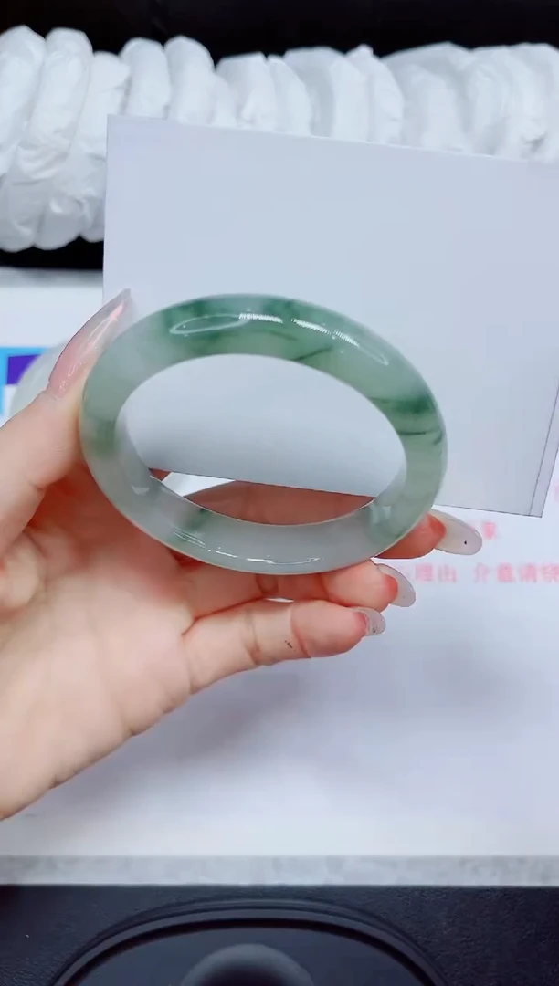 石英质玉手镯未镶嵌163.