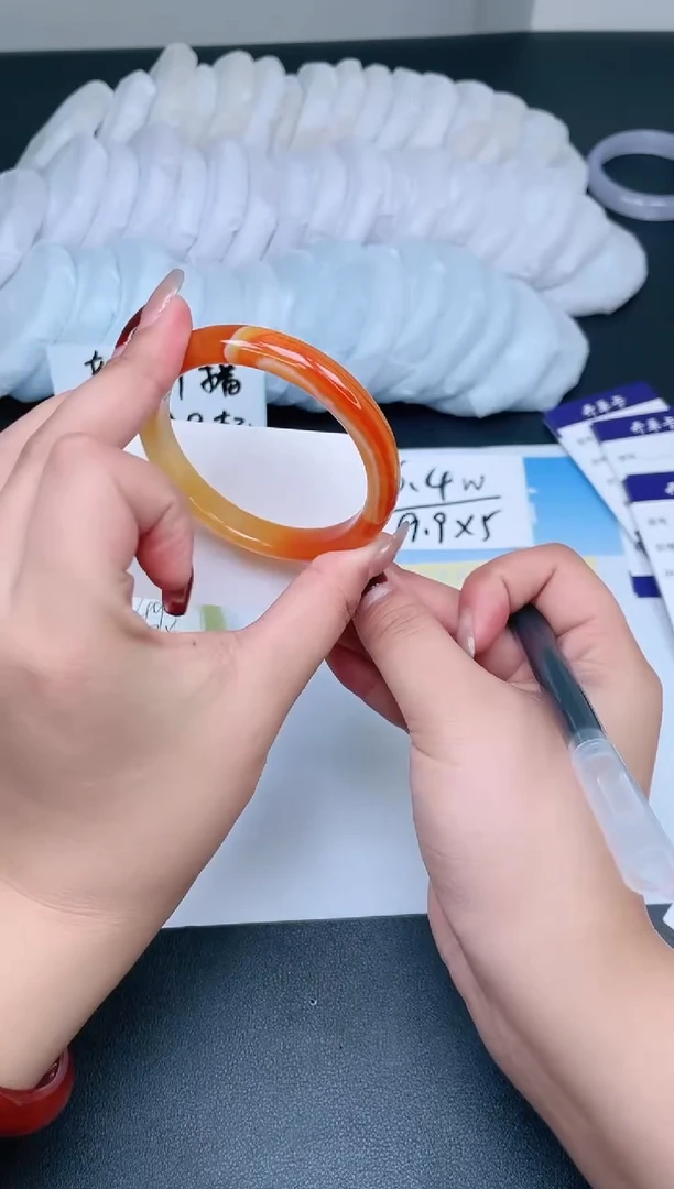 【闪购商品】石英质玉手镯未镶嵌495-58.6