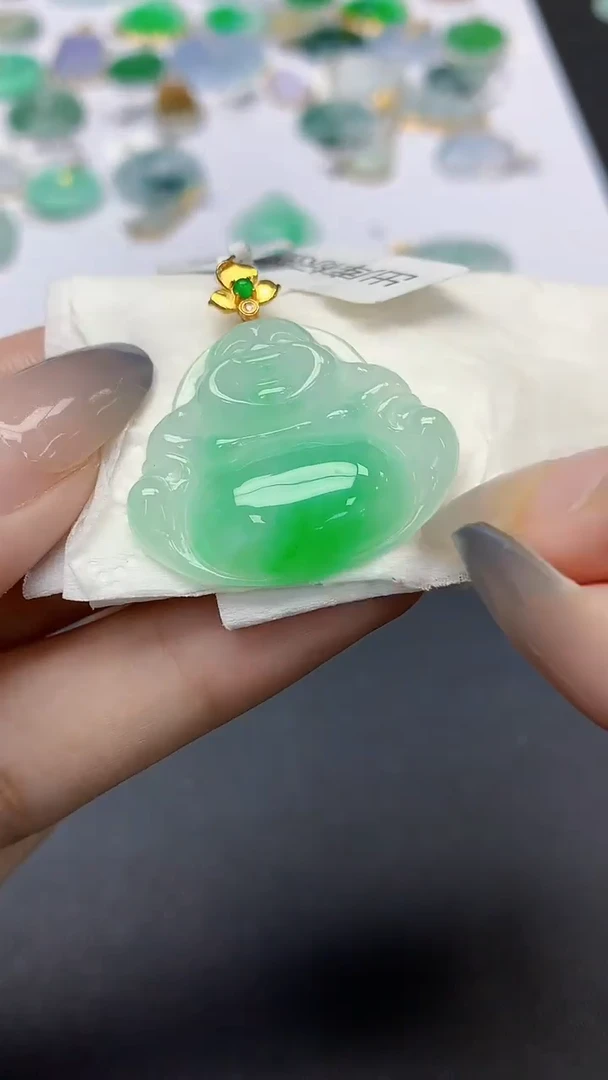 翡翠18K金镶嵌颈饰天然缅甸a货翡翠
