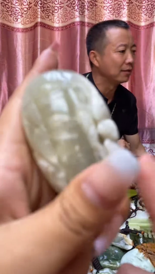 未镶嵌岫玉吊坠