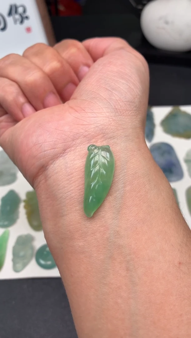 未镶嵌定制翡翠翡翠