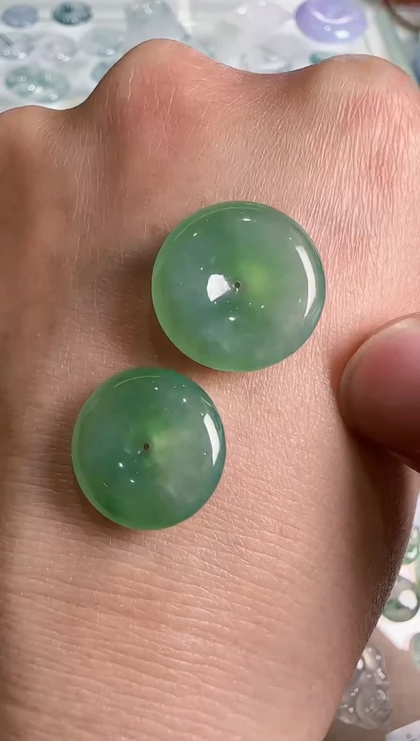 【闪购商品】翡翠吊坠(不含链)未镶嵌··一对