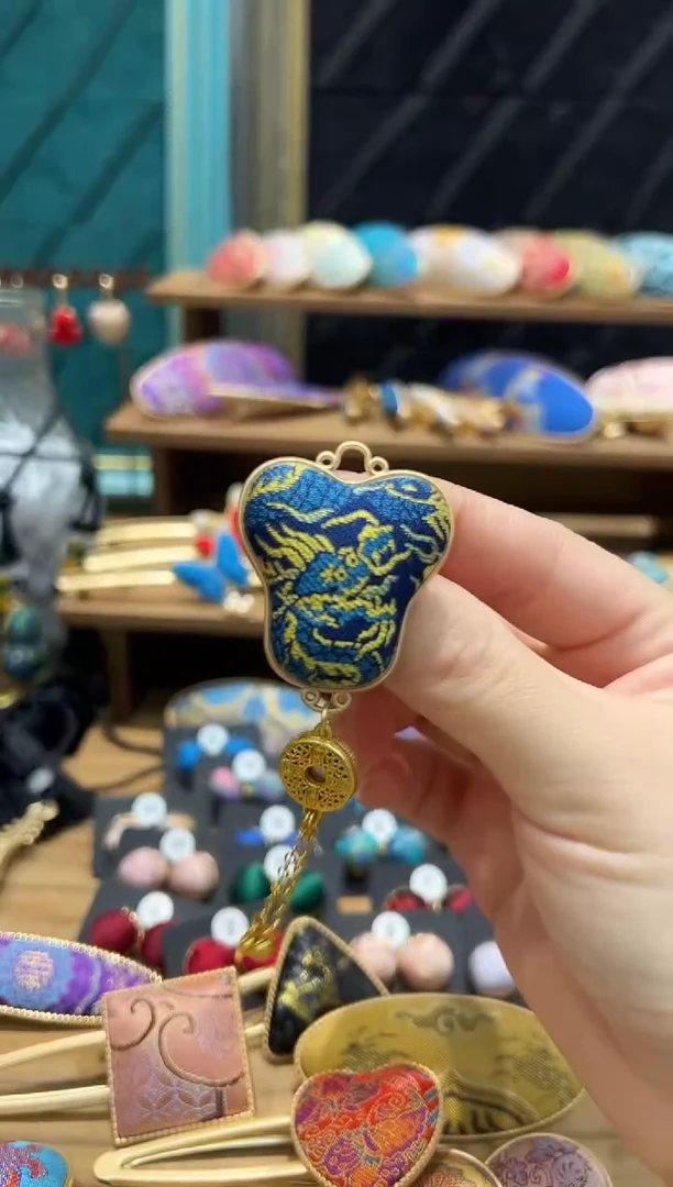 【闪购商品】【孤品款2.7】霸气龙芭蕉胸针AA