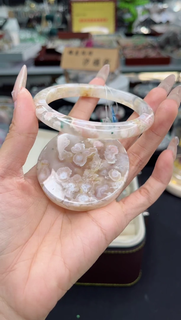 【闪购商品】石英质玉手镯未镶嵌61圈口（赠品镯心）6507159