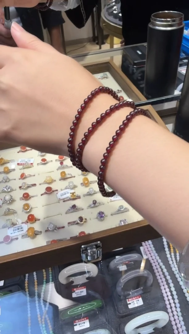 未镶嵌手链石榴石多样性发一