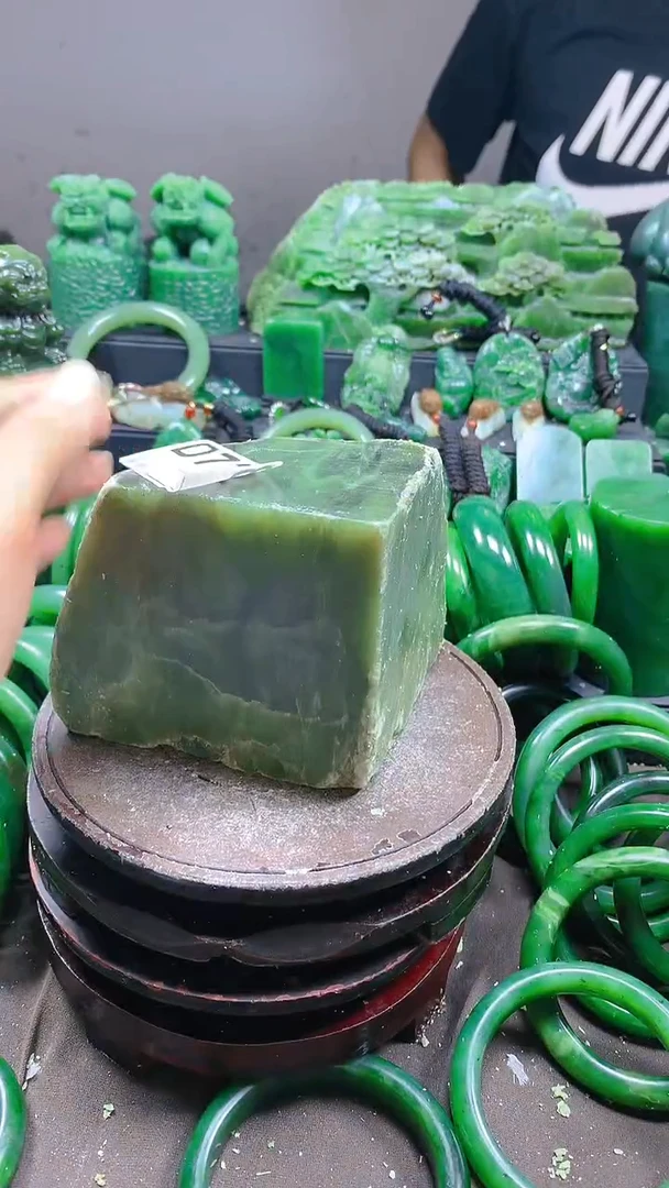 和田玉未镶嵌珠宝半成品11111