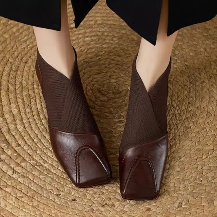 巨舒适~法式复古压花纹软皮拼接V口及裸靴女2025秋冬方头粗跟短靴