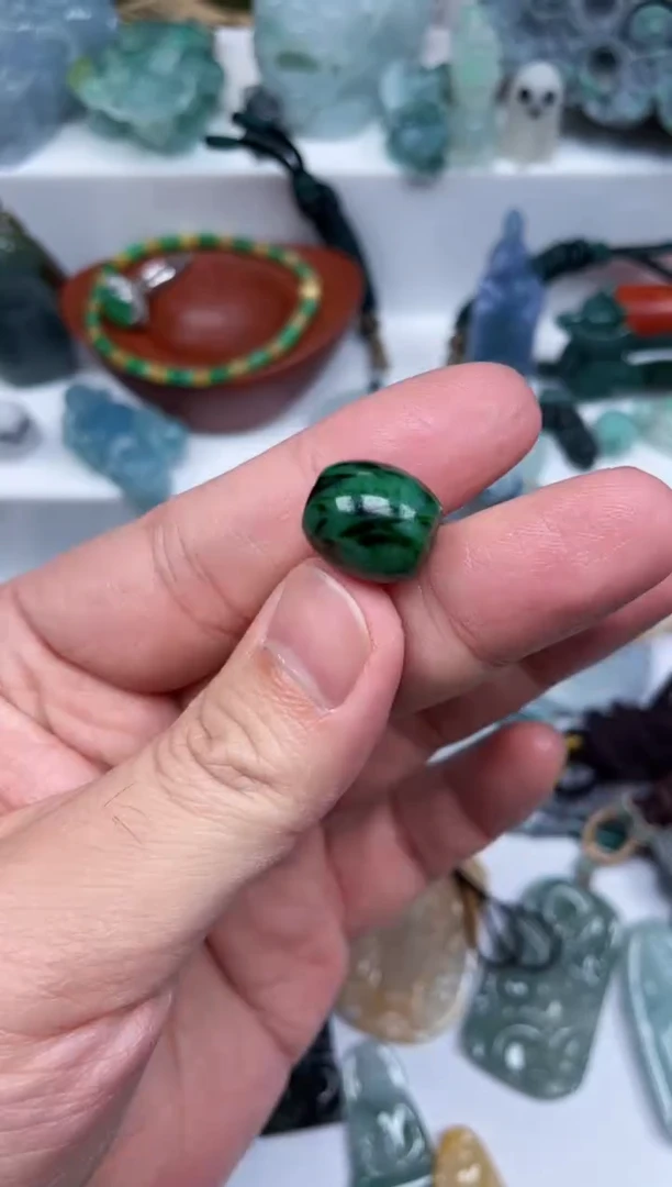 【闪购商品】翡翠散珠绿桶珠