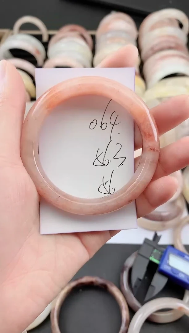 未镶嵌手镯石英质玉064