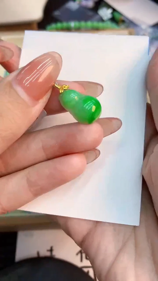 翡翠18K金镶嵌颈饰           1