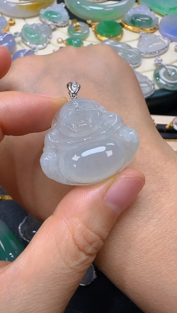 颈饰18K金镶嵌翡翠佛公