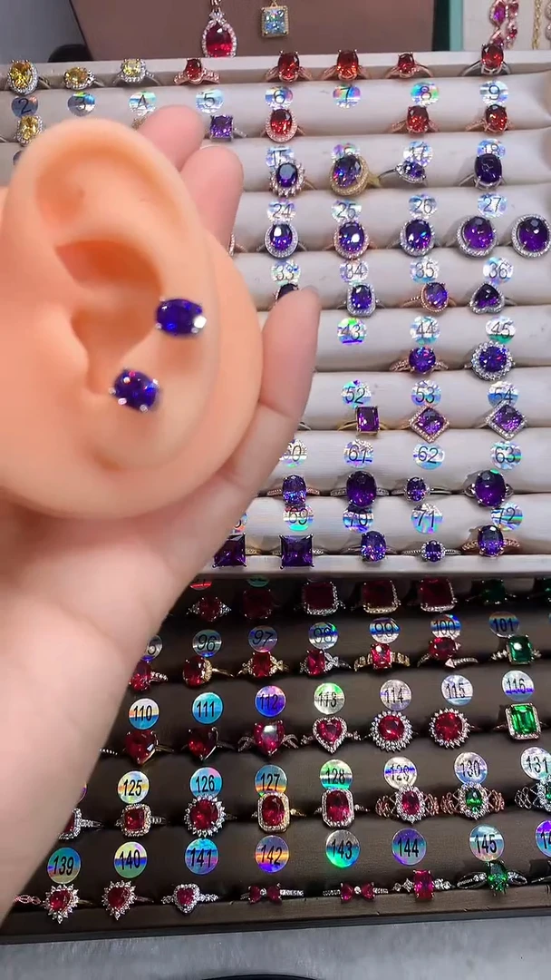 【闪购商品】水晶耳饰银S925镶嵌银色6.8高温优化/合成处理