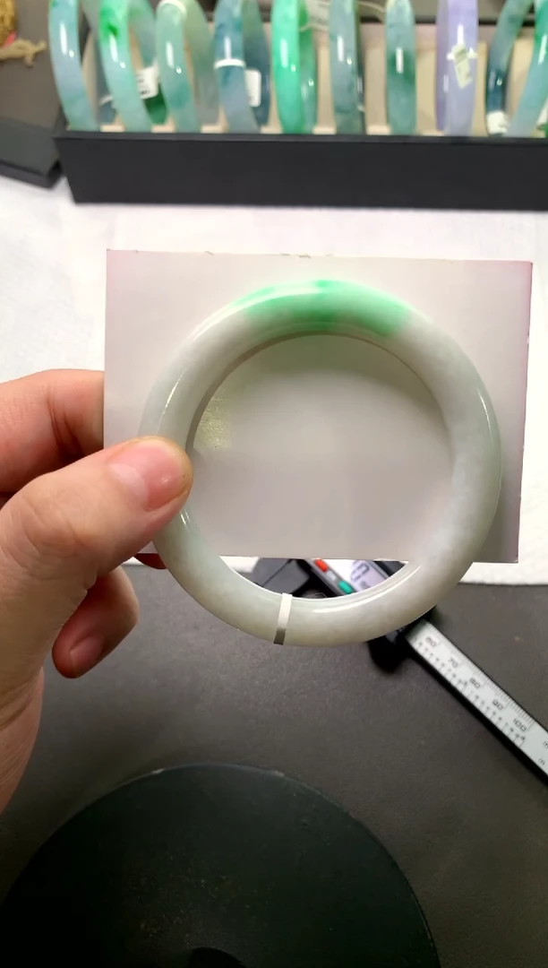 未镶嵌手镯（圆镯）翡翠55.8*9.8*10.2