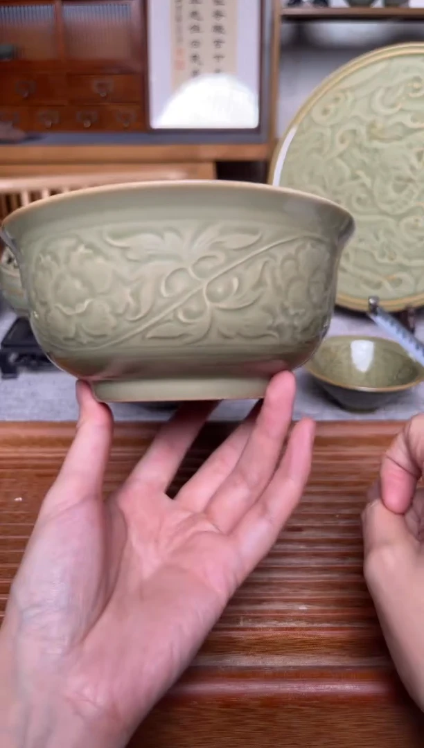 其他秘色5.5英寸缠枝牡丹纹碗 微瑕