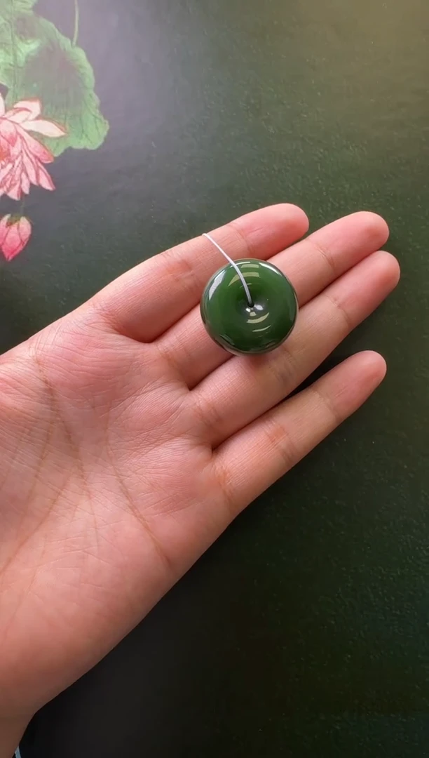 颈饰未镶嵌和田玉吊坠