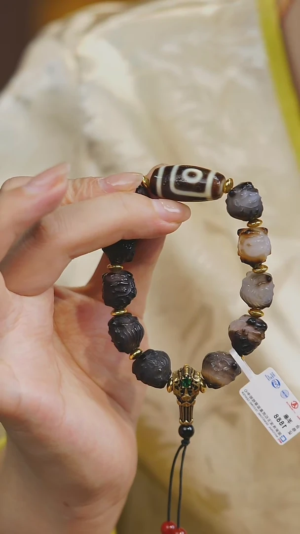 【闪购商品】玛瑙/玉髓手串未镶嵌多样性发其一