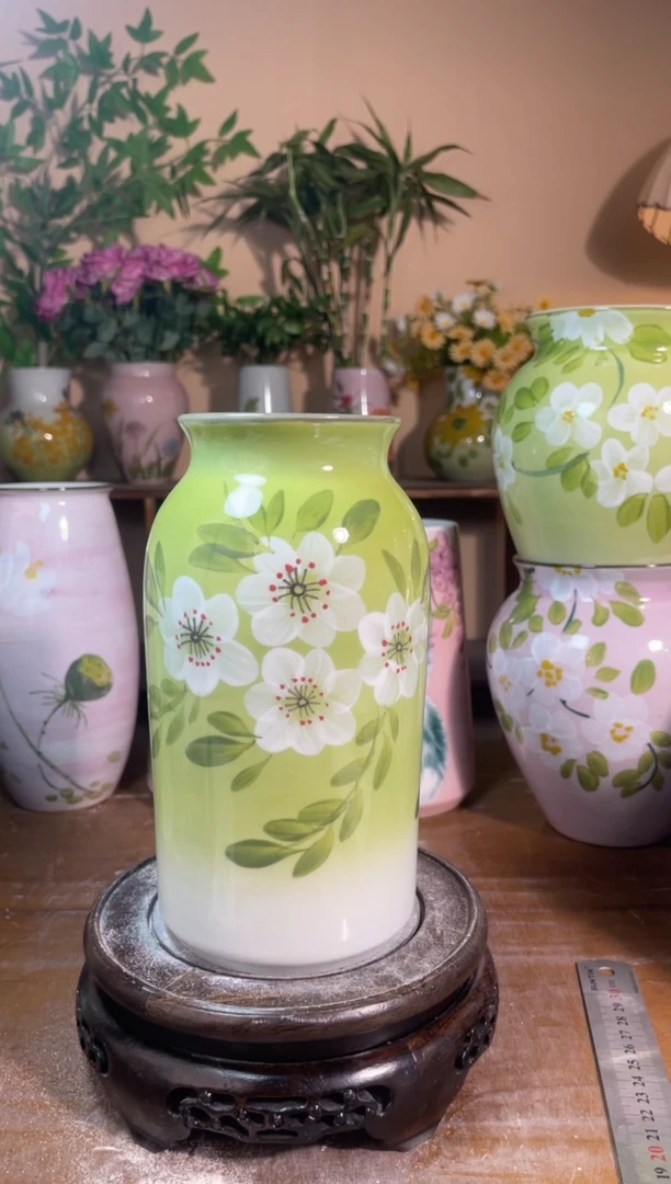 瓶景德镇 手绘陶瓷花瓶 口8cm ，高19cm