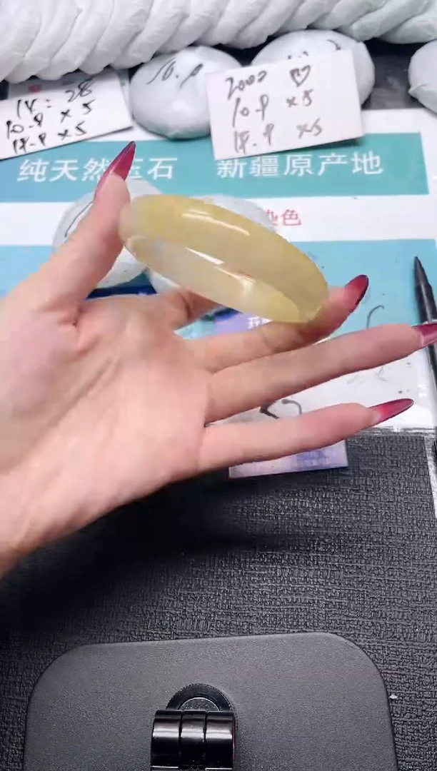 未镶嵌手镯石英质玉81-62