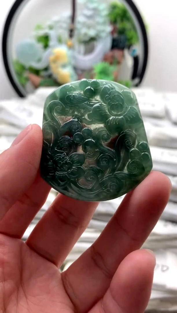 翡翠未镶嵌颈饰花开富贵【品质一般能接受再拍】