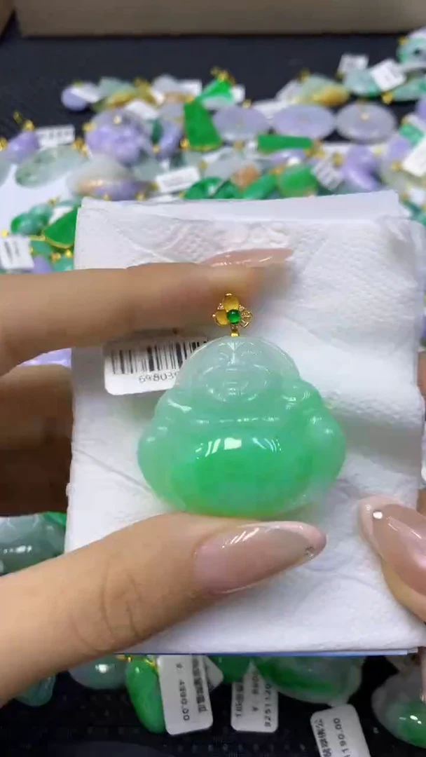 颈饰18K金镶嵌翡翠天然缅甸翡翠A货