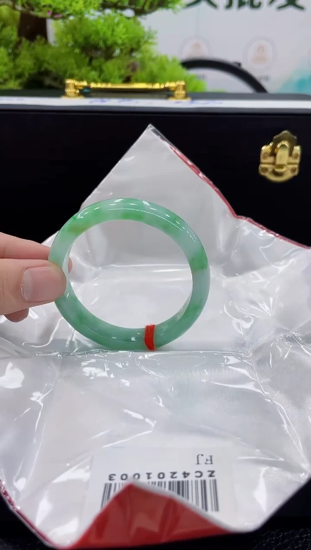 【闪购商品】翡翠手镯未镶嵌手镯