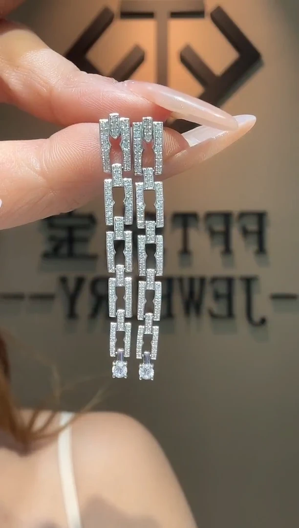 18K金镶嵌耳坠钻石E866912 时尚大气蛇骨耳坠 多样性