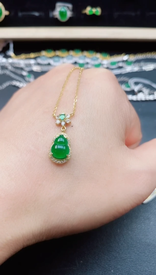 翡翠银S925镶嵌吊坠(赠链)32321