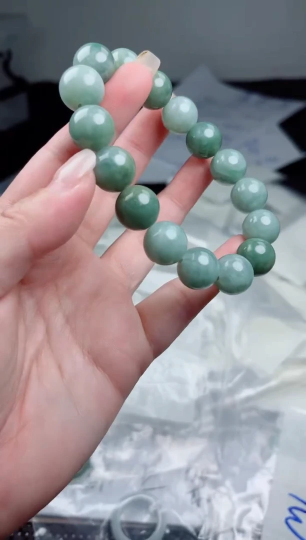 定制翡翠未镶嵌珠串