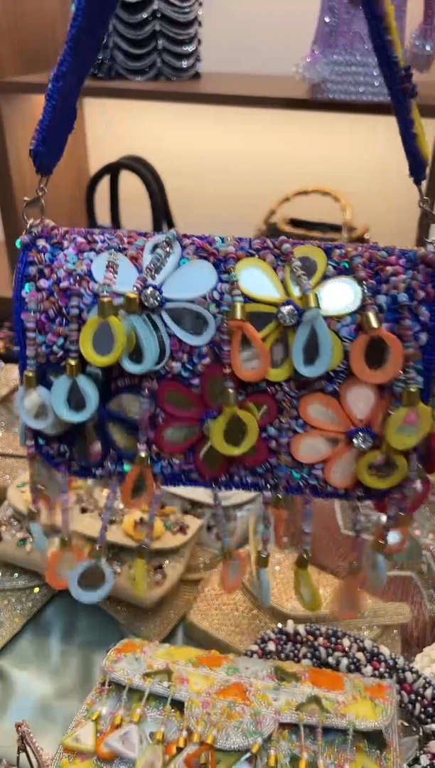 织物3百格汇手工串珠包