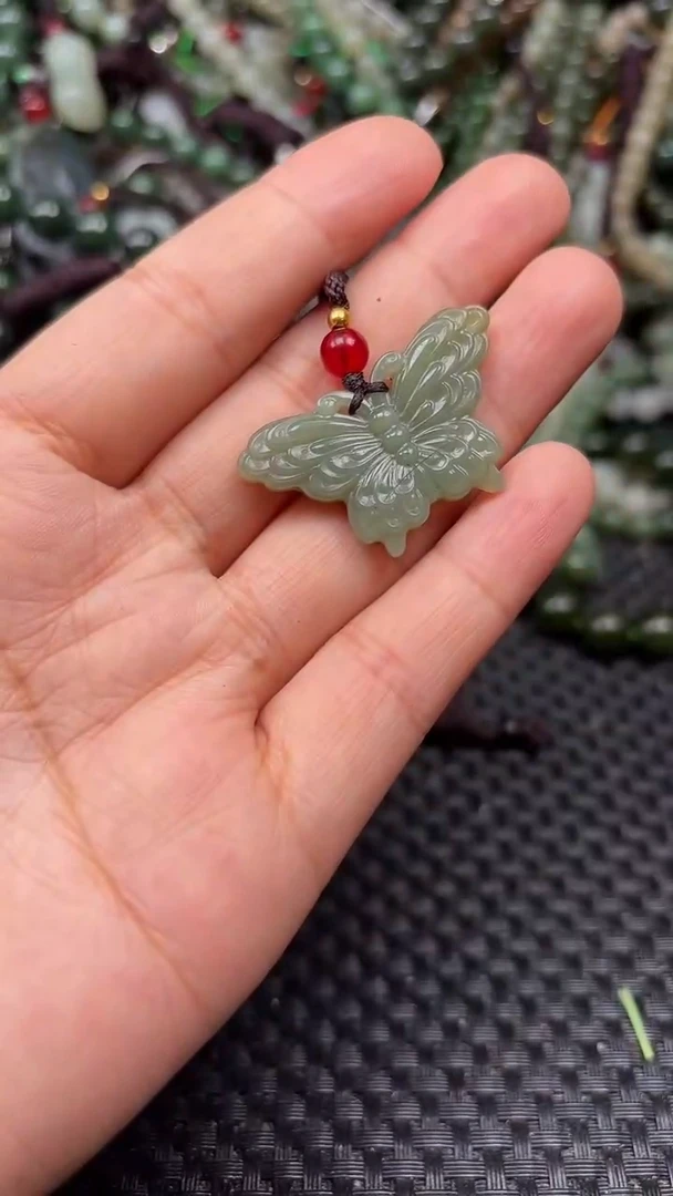 和田玉未镶嵌颈饰1