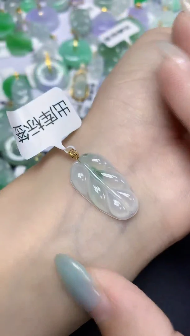翡翠18K金镶嵌颈饰天然缅甸翡翠A货百元以上9元证书费自理