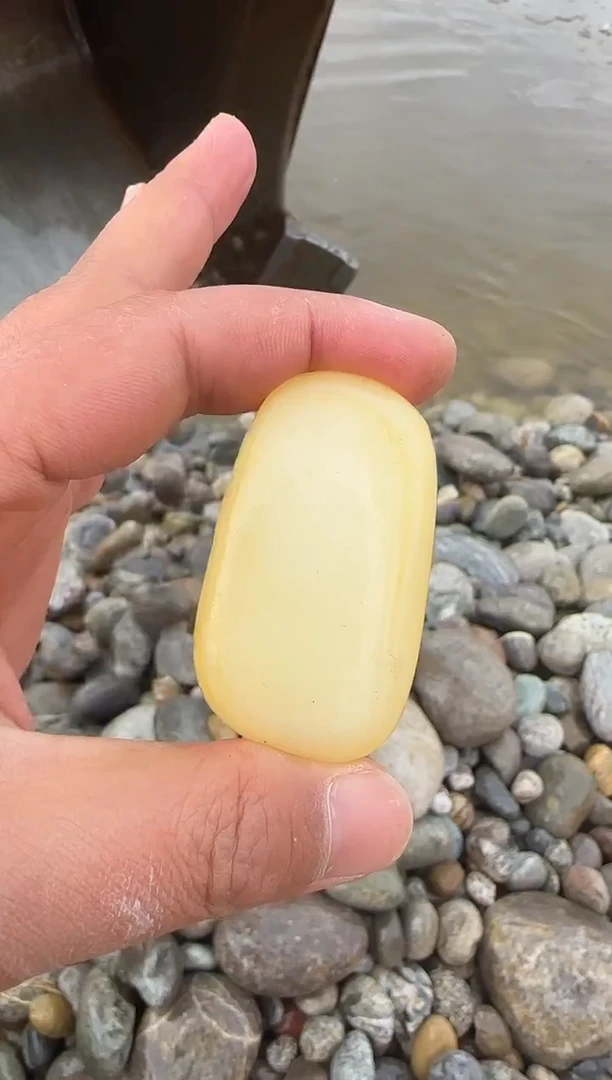 未镶嵌和田玉（糖玉）挂件88