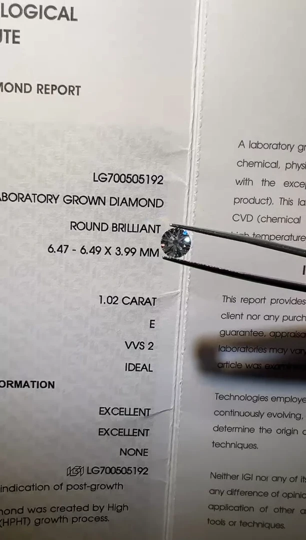 实验室培育钻石裸石未镶嵌两***?LG5192  1.02ct