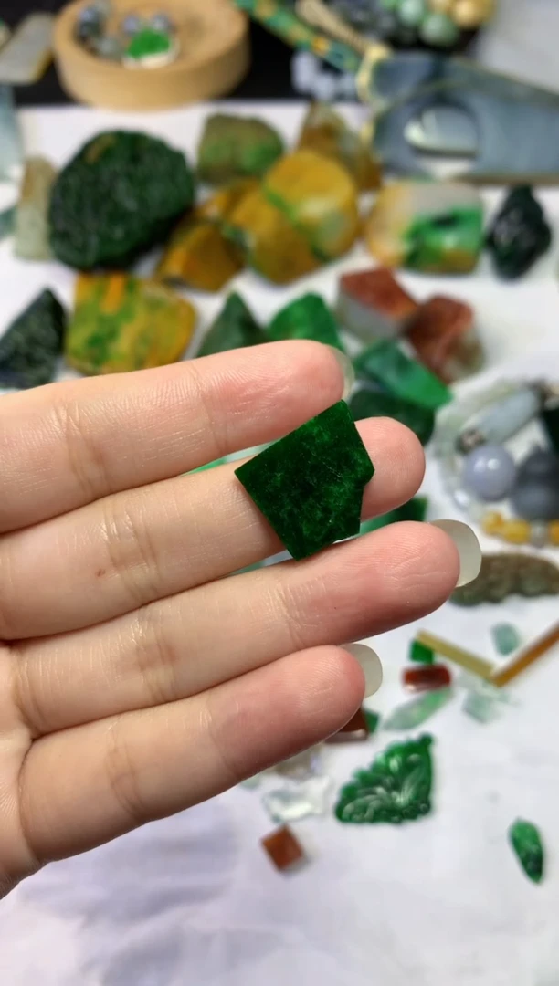 颈饰未镶嵌翡翠210天然翡翠